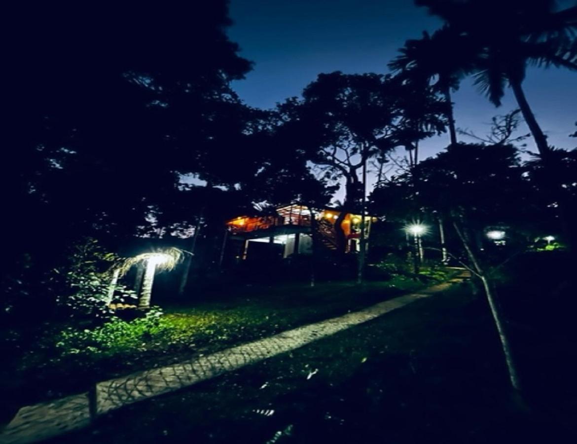 Kuruva Shoreline Wayanad Chegat Exterior photo
